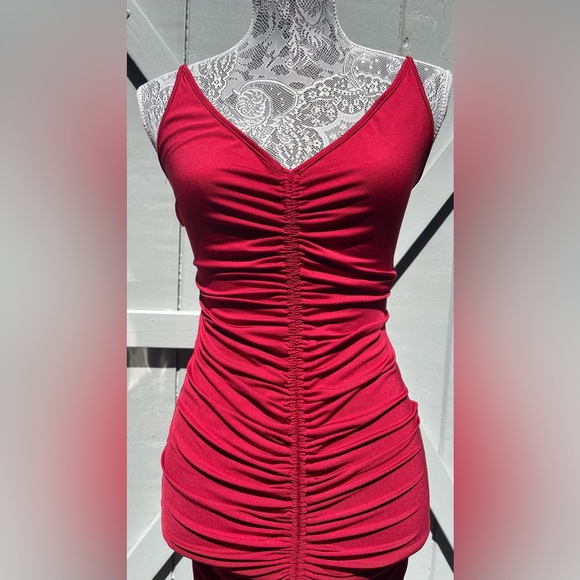 Red Ruched Bodycon Party Dress - Picture 3 of 5